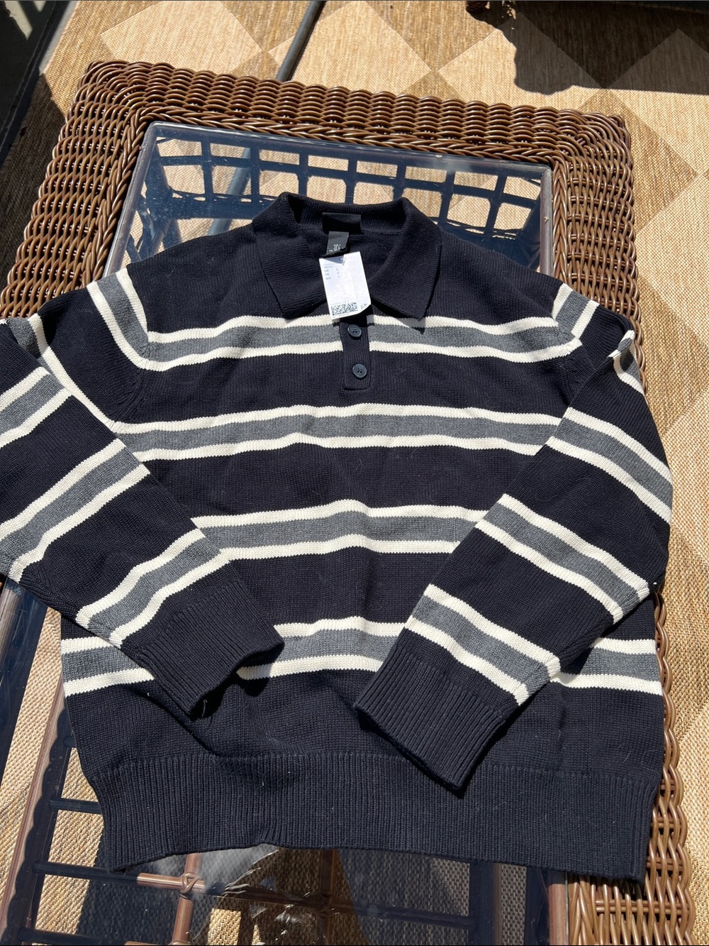 H &M Men's Black and Gray Striped Polo Sweater